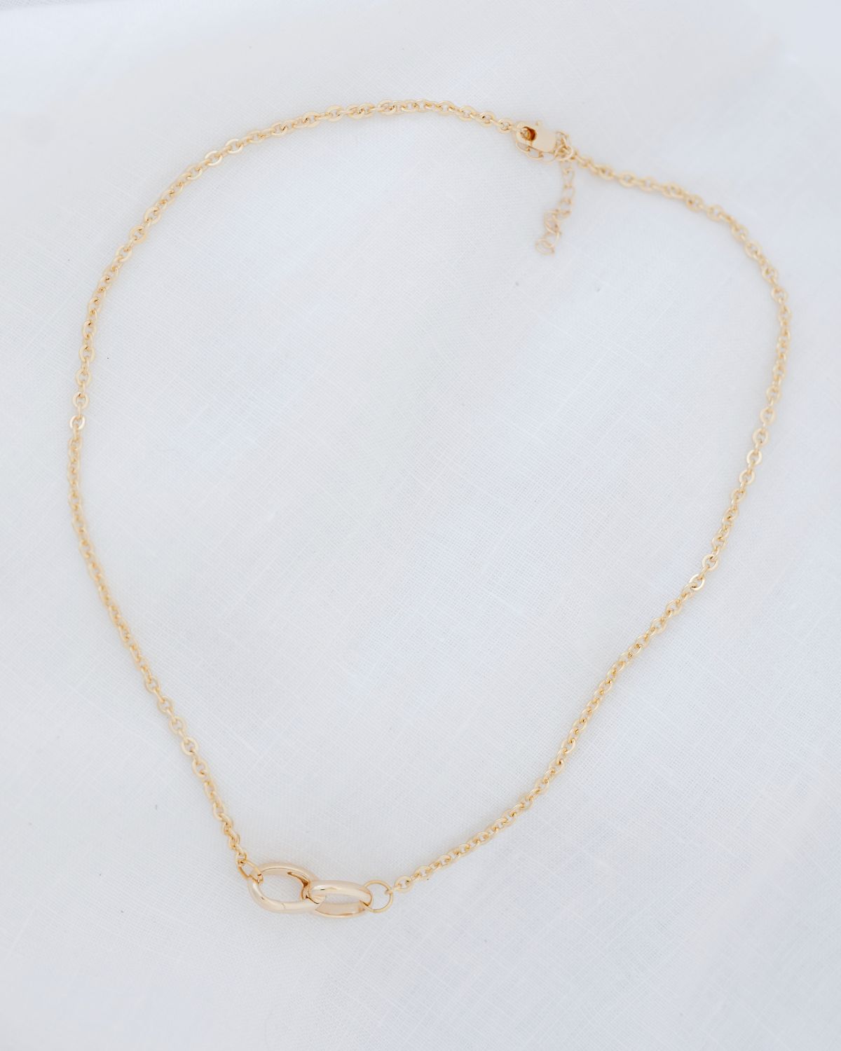Infinity Link Chain Necklace - Image 3